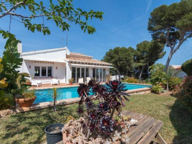 Chalet en venta en La Siesta Situada en la tranquila zona re. 309m² Jávea Xabia