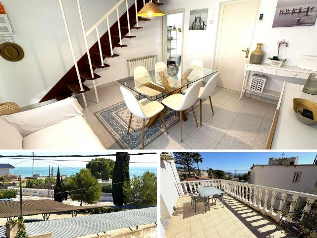Chalet en venta en La Ràpita, Platges Costa Dorada. Chalet A 100 metros de la Playa del Suis, Casa Unifamiliar Adosada de 3 Dormitorios, Baño, Aseo, Terraza, Barbacoa y Garaje. Chalets La.