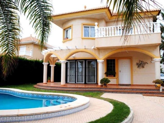 Chalet en venta en La Zenia, Alicante Costa Blanca