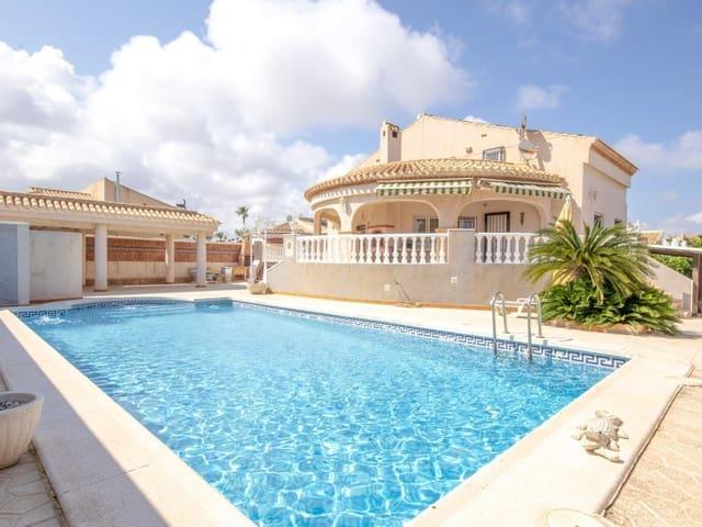 Chalet en venta en La Zenia, Alicante Costa Blanca
