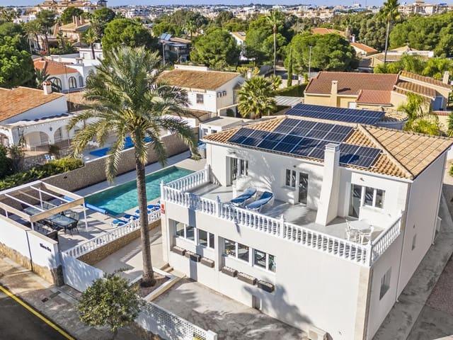 Chalet en venta en La Zenia, Alicante Costa Blanca