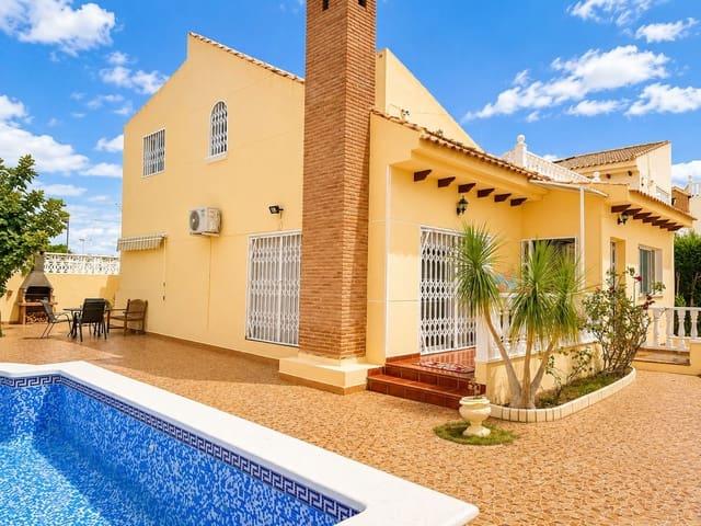 Chalet en venta en La Zenia, Alicante Costa Blanca