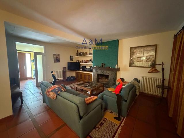 Chalet en venta en Laguna de Duero. CHALET INDEPENDIENTE CON PISCINA JUNTO BOSQUE REAL. Chalets Laguna de.