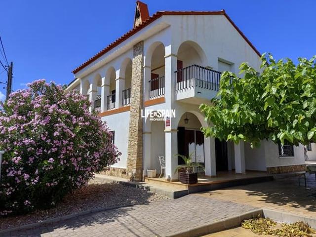 Chalet en venta en L'Ampolla, Tarragona Costa Dorada