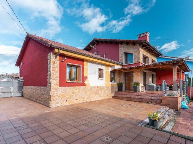 Chalet en venta en Langreo, La Felguera. CHALET EN LA FELGUERA. Chalets.