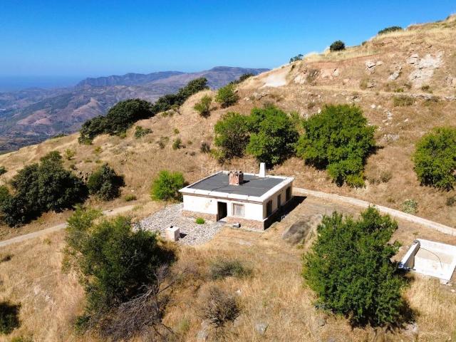 Chalet en venta en Lanjarón. Chalet en venta en Polígonos, 2 dormitorios. Chalets.