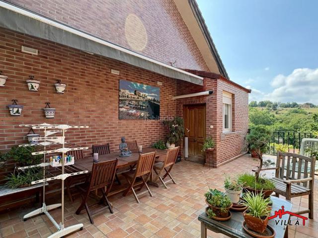 Chalet en venta en Laredo, El Callejo La Pesquera La Arenosa. Pareado en venta en Alto, 5 dormitorios. Chalets.