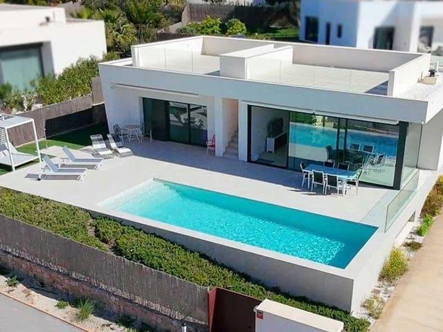 Chalet en venta en Las Colinas Golf, Alicante Costa Blanca