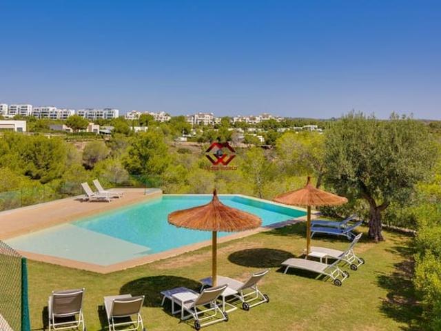 Chalet en venta en Las Colinas Golf, Alicante Costa Blanca