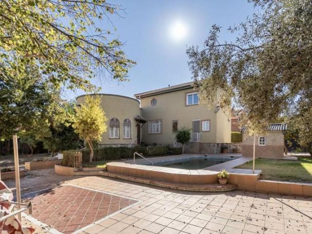 Chalet en venta en Las Gabias, Urb. Los Chopos