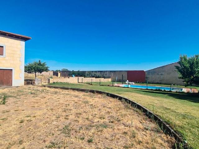 Chalet en venta en Ledesma. CHALET VENTA LEDESMA. Urbis te ofrece un chalet en venta en Ledesma, Salamanca. Chalets.
