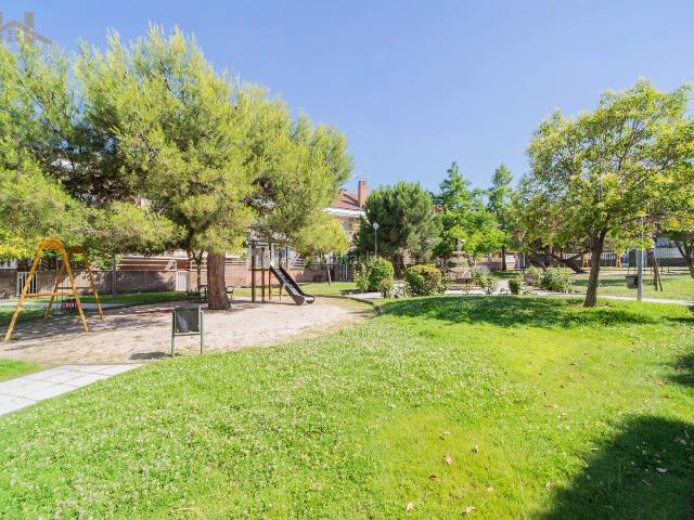 Chalet en venta en Leganés, Las Dehesillas Vereda de los Estudiantes. ¡HOGARES LEGANES CENTRO VENDE EN EXCLUSIVA!. Chalets.
