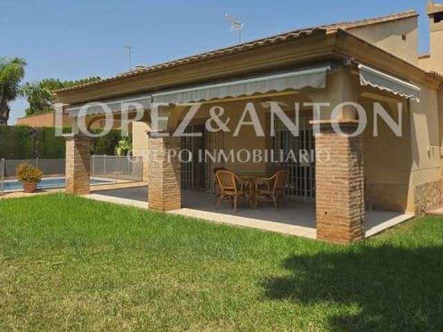 Chalet en venta en L'Eliana, Valencia