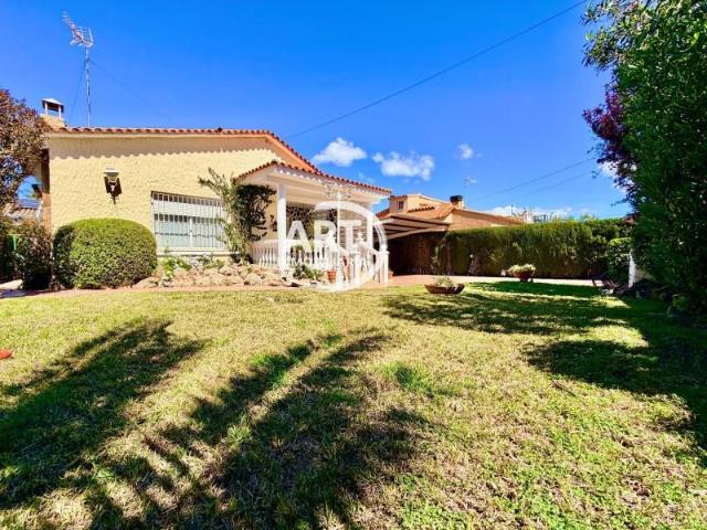 Chalet en venta en L'Eliana, Eliana