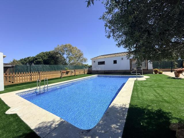 Chalet en venta en Lepe. Chalets.