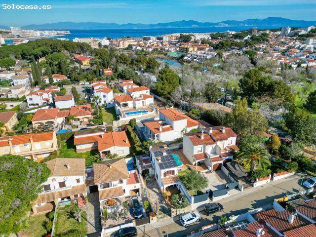 Chalet en Venta en lEscala, Girona
