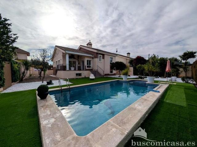 Chalet en venta en Linares, Calle Aries, 23700