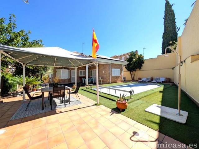Chalet en venta en Linares, Calle Pintor Dalí, 23700
