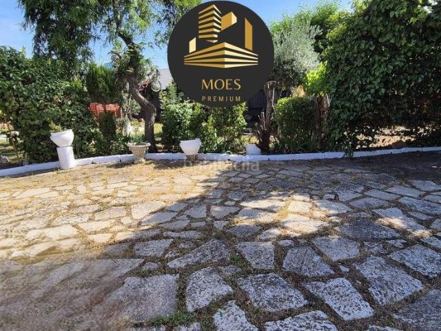 Chalet en venta en Linares, San Roque La Cruz La Rozuela. Chalet en venta en Urb. San Roque, 7 dormitorios. Chalets.