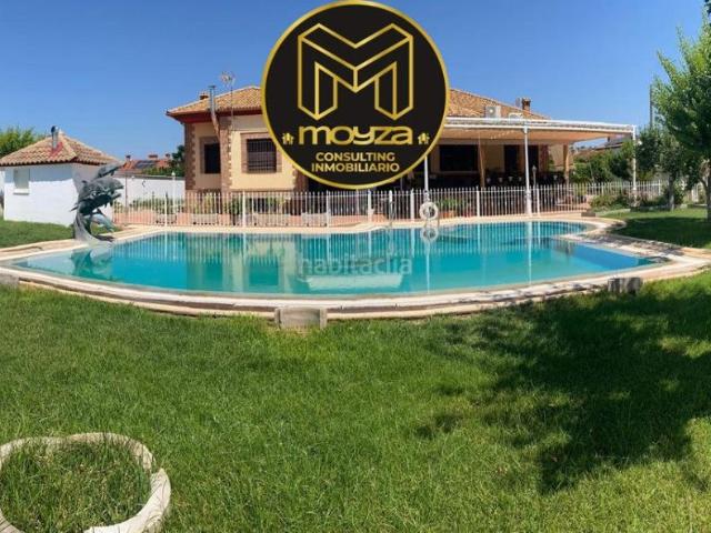 Chalet en venta en Linares, San Roque La Cruz La Rozuela. Chalet en venta en Linares, 4 dormitorios. Chalets.