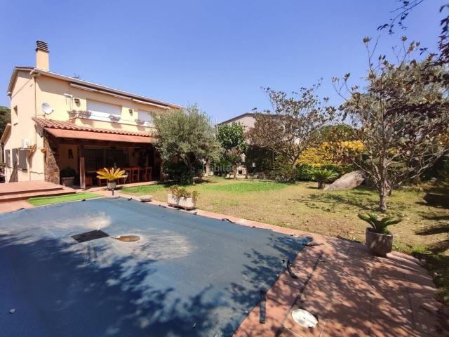 Chalet en venta en Llagostera. Venta de chalet en Llagostera. Chalets.