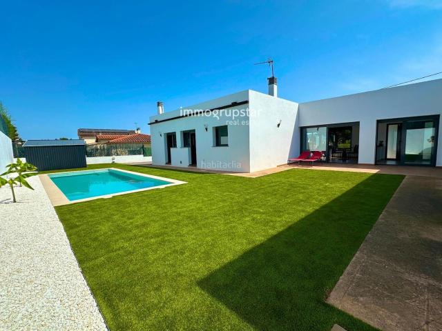 Chalet en venta en Llagostera. Casa de una sola planta en Llagostera!. Chalets.