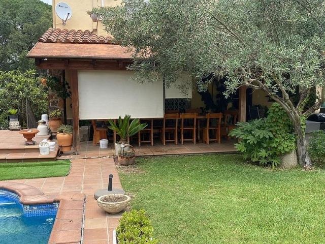 Chalet en venta en Llagostera, de 190 m² 4 habitaciones por 449.000