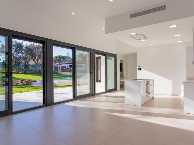 Chalet en venta en Llagostera, de 209 m² 3 habitaciones por 695.000