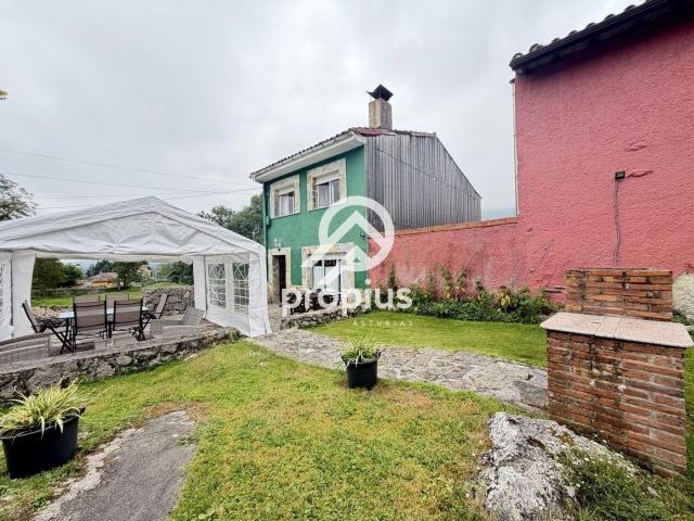 Chalet en venta en Llanes, Celorio Poó Parres. PROPIUS ASTURIAS VENDE CASA CON APARTAMENTO INDEPENDIENTE EN PARRES. Chalets.
