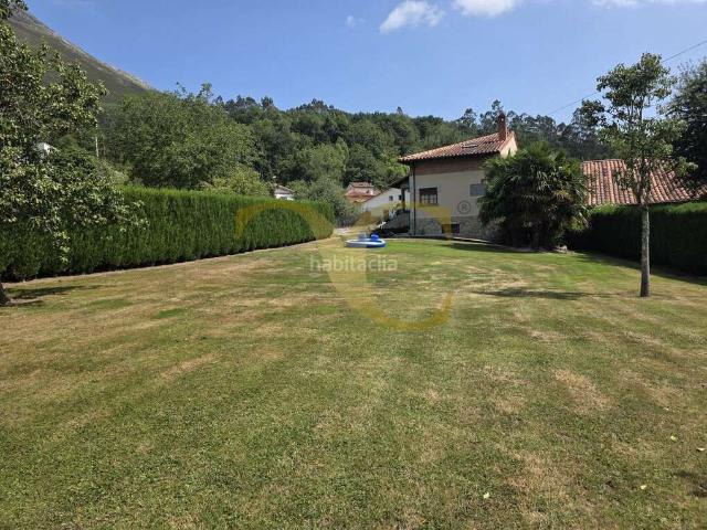 Chalet en venta en Llanes, Vibaña Ardisana Caldueño. Tu refugio en Llanes casa con finca soleada y cenador con barbacoa. Chalets.