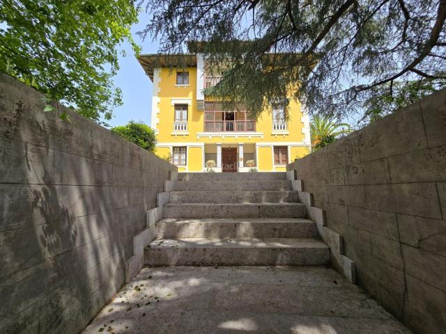 Chalet en venta en Llanes, Vidiago Pendueles Tresgrandras. VILLA INDIANA EN PLENA COSTA LLANISCA. Chalets.