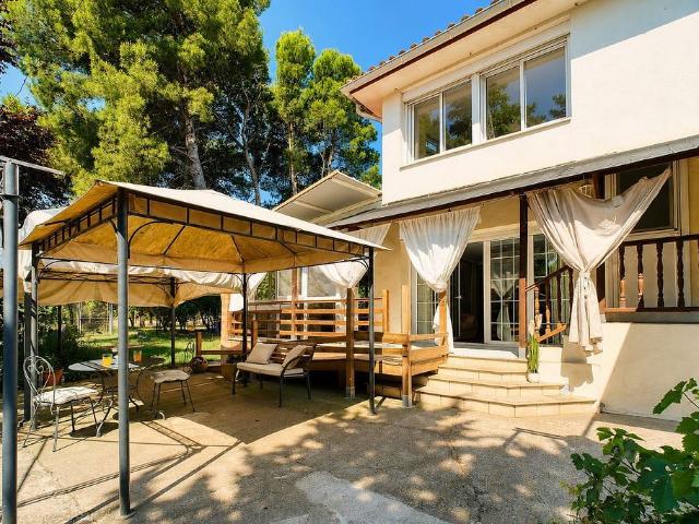 Chalet en venta en Lleida, de 340 m² 8 habitaciones por 545.000