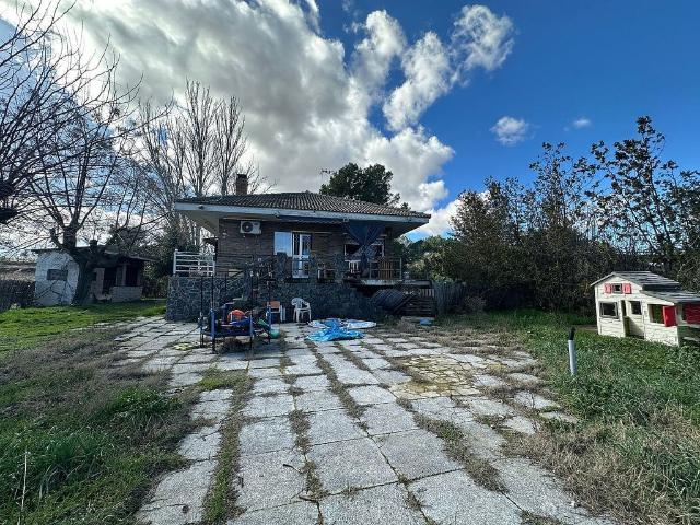 Chalet en venta en Lleida, de 335 m² 5 habitaciones por 320.000