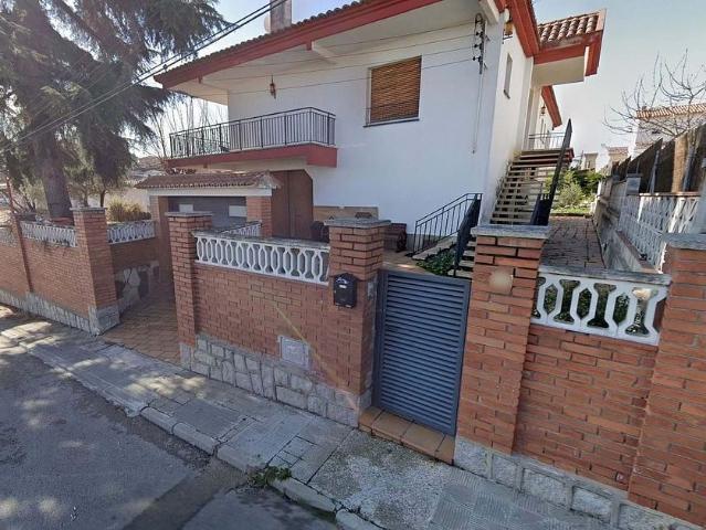 Chalet en venta en Lliçà d´Amunt, de 355 m² 3 habitaciones por 302.400