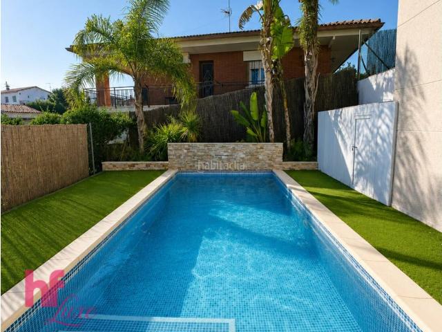 Chalet en venta en Lliçà d´Amunt. Magnífica casa con dos viviendas independientes y gran parcela en Can Salgot en Lliçà dAmunt. Chalets Lliçà.