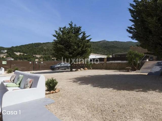 Chalet en venta en Llíber. Se vende complejo de 3 fincas rusticas en Jalon. Chalets.