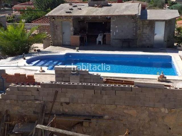 Chalet en venta en Llíria, Santa Bárbara. Chalet con piscina urbanización les mallaes. Chalets.
