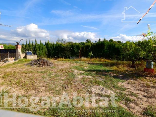 Chalet en venta en Llíria, Santa Bárbara. GRAN OPORTUNIDAD! CHALET RÚSTICO CON JARDÍN Y PARCELA. Chalets.