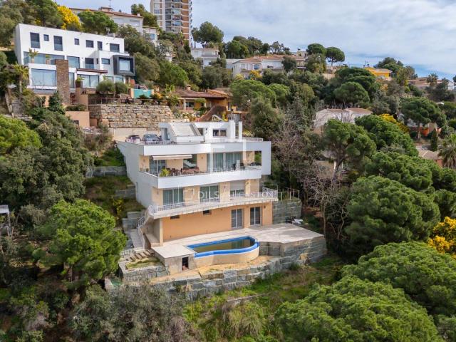 Chalet en venta en Lloret de Mar, Canyelles Costa Brava. Casa de 3 dormitorios en venta en Lloret de Mar, Costa Brava. Chalets Lloret de.