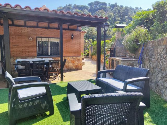 Chalet en venta en Lloret de Mar, Canyelles Costa Brava. LA CASA MAS PRACTICA Y COMODA DE LLORET DE MAR Y CON LICENCIA TURISTICA!. Chalets Lloret de.