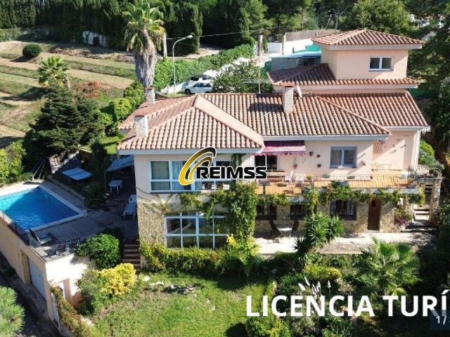 Chalet en venta en Lloret de Mar, de 450 m² 7 habitaciones por 595.000