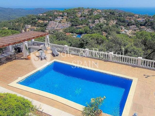 Chalet en venta en Lloret de Mar, de 175 m² 6 habitaciones por 790.000