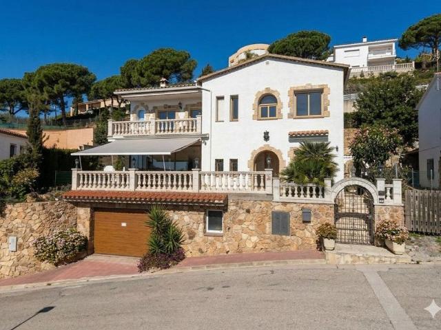 Chalet en venta en Lloret de Mar, de 188 m² 5 habitaciones por 509.000