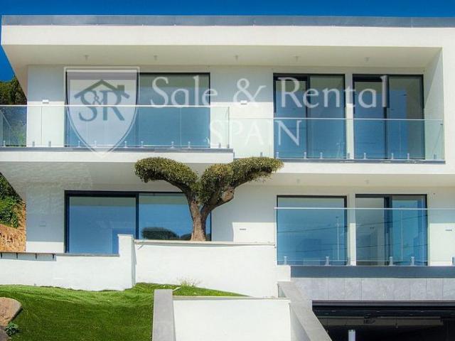 Chalet en venta en Lloret de Mar, de 270 m² 3 habitaciones por 777.000