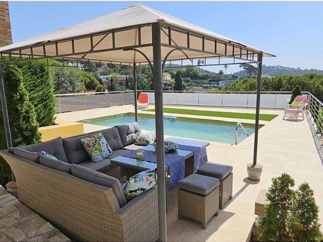 Chalet en venta en Lloret de Mar, de 350 m² 4 habitaciones por 790.000