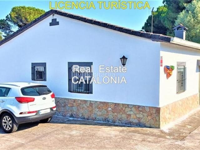 Chalet en venta en Lloret de Mar, Lloret Residencial Montlloret Costa Brava. Casa soleada ideal para turismo vacacional cerca de la playa. Chalets Lloret de.