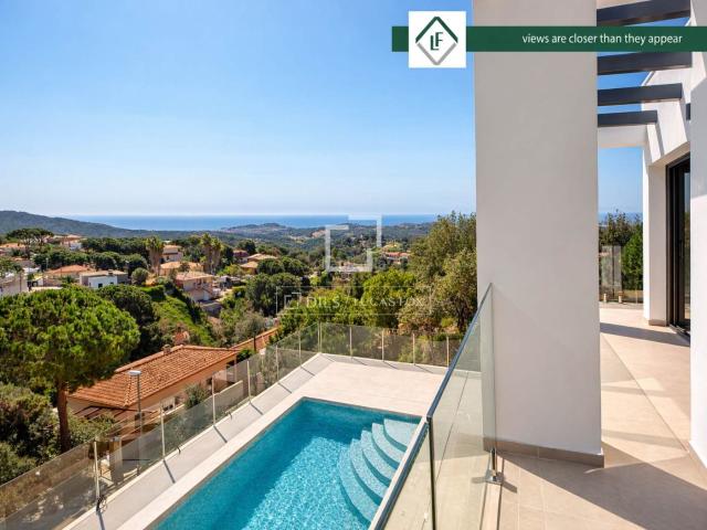 Chalet en venta en Lloret de Mar, Lloret Verd Els Pinars Costa Brava. Casa de obra nueva con vistas al mar y 3 dormitorios en venta en Lloret de Mar, Costa Brava. Chalets Lloret de.