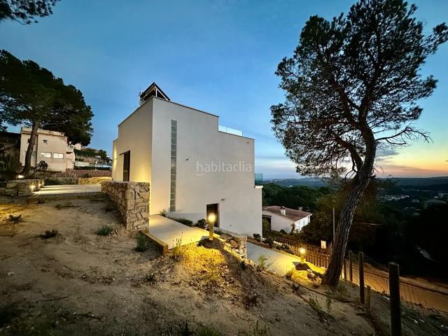 Chalet en venta en Lloret de Mar, Lloret Verd Els Pinars Costa Brava. Chalé de obra Nueva, con vistas al mar, Urbanización Els Pinars, Lloret de Mar. Chalets Lloret de.