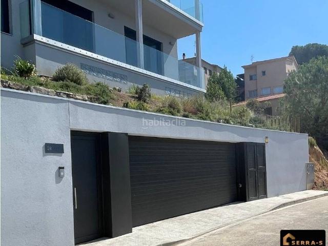 Chalet en venta en Lloret de Mar, Lloret Verd Els Pinars Costa Brava. VAMOS A CONSTRUIR UNA IMPRESIONANTE CASA DE OBRA NUEVA CON VISTAS AL MAR EN LLORET DE MAR!. Chalets Lloret de.