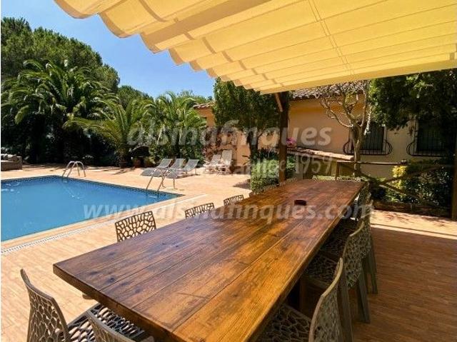 Chalet en venta en Lloret de Mar, Montgoda Costa Brava. Momentos inolvidables junto al mar. Chalets Lloret de.
